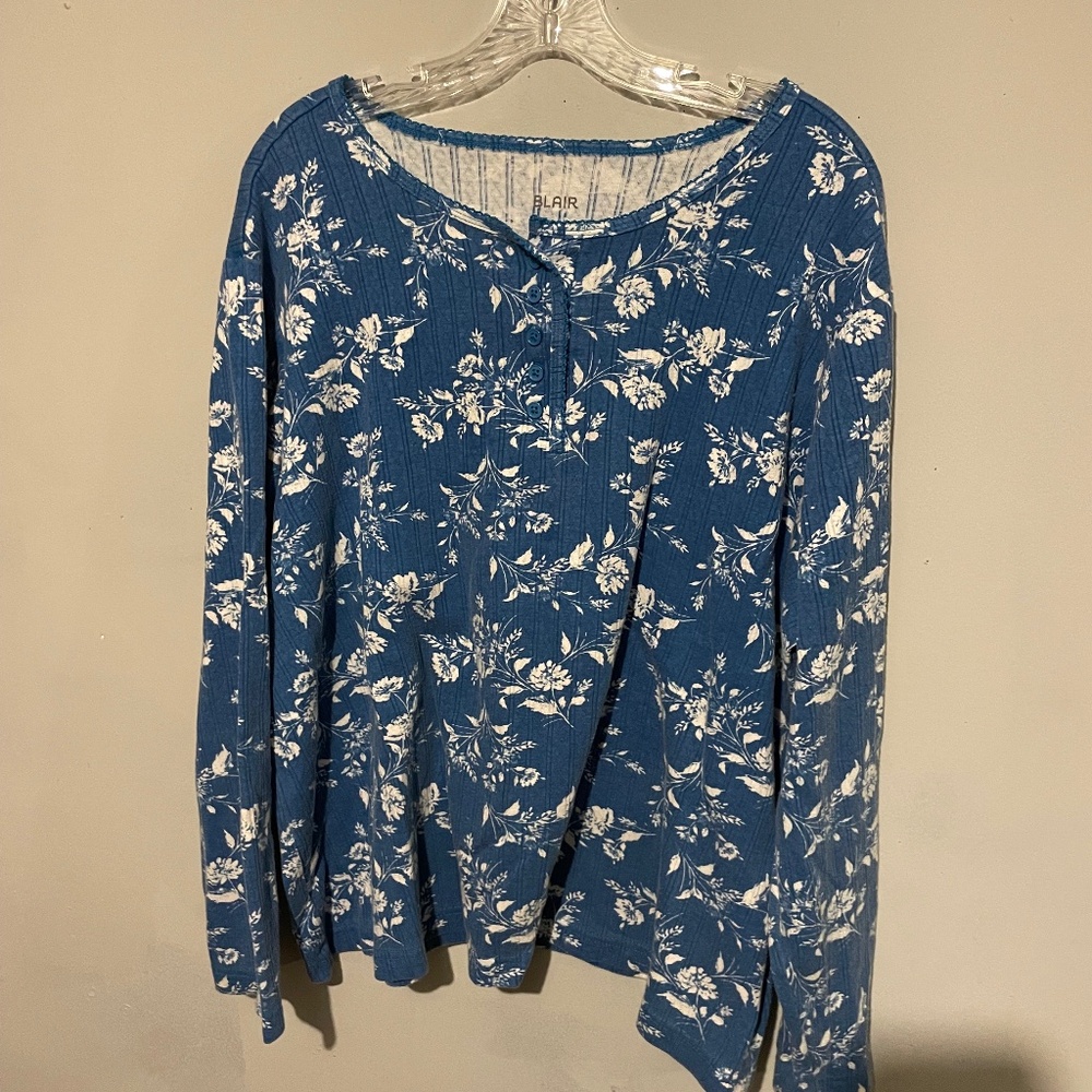 Blair, blue and white floral  long sleeve tea women’s size 2X